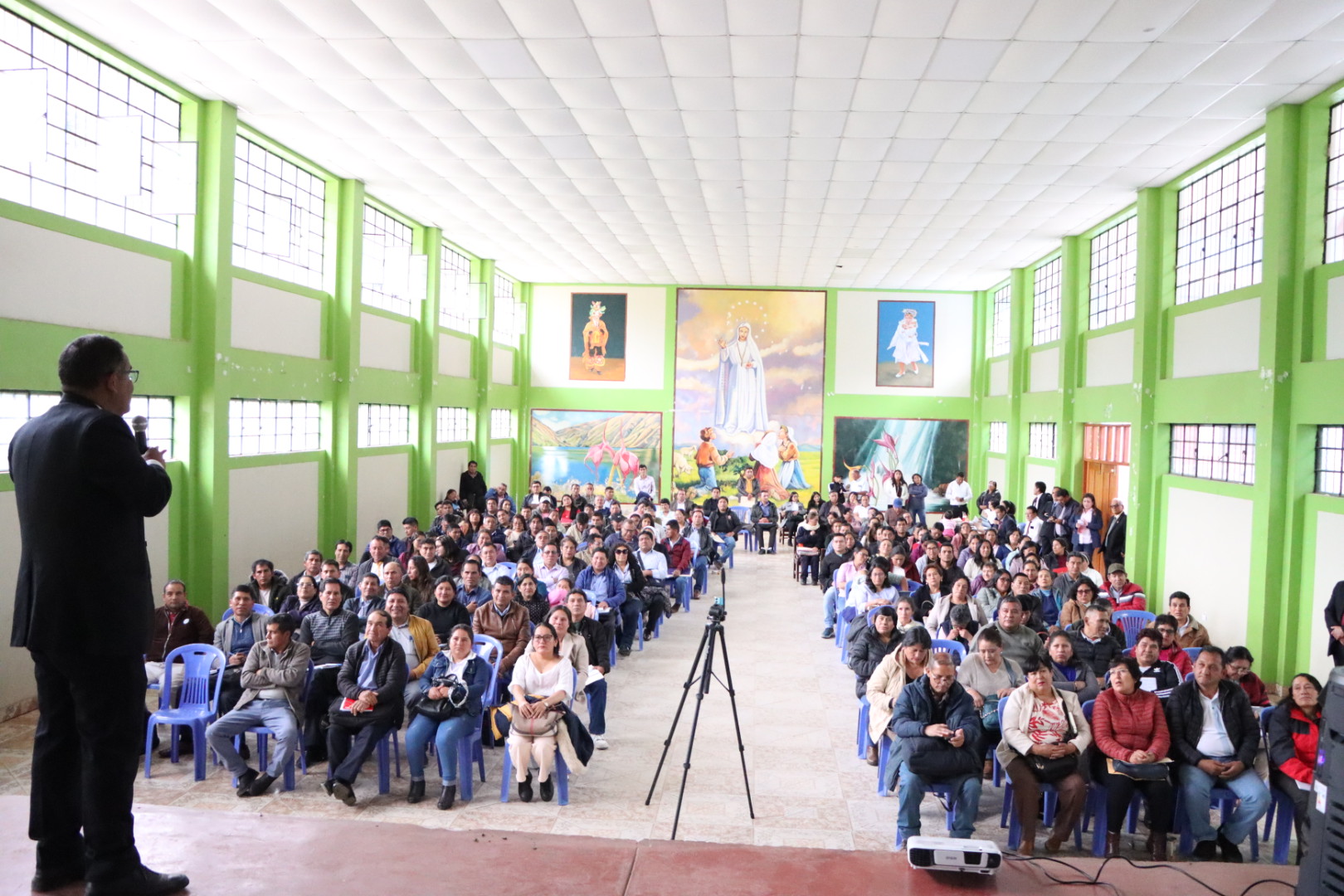 Asistencia Técnica en Gestión Escolar para Directivos de la UGEL Huari Asistencia Técnica en Gestión Escolar para Directivos de la UGEL Huari